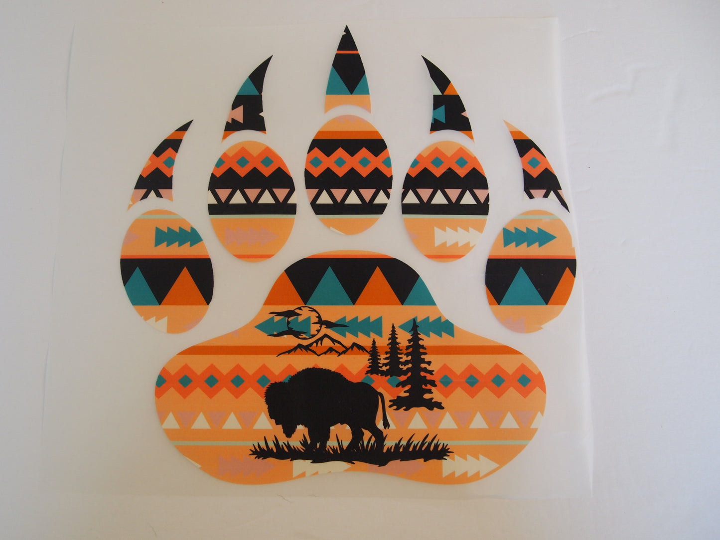 Native bear claw. Design transfer